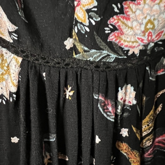 Maurices Black Floral Sleeveless Blouse - Picture 3 of 6